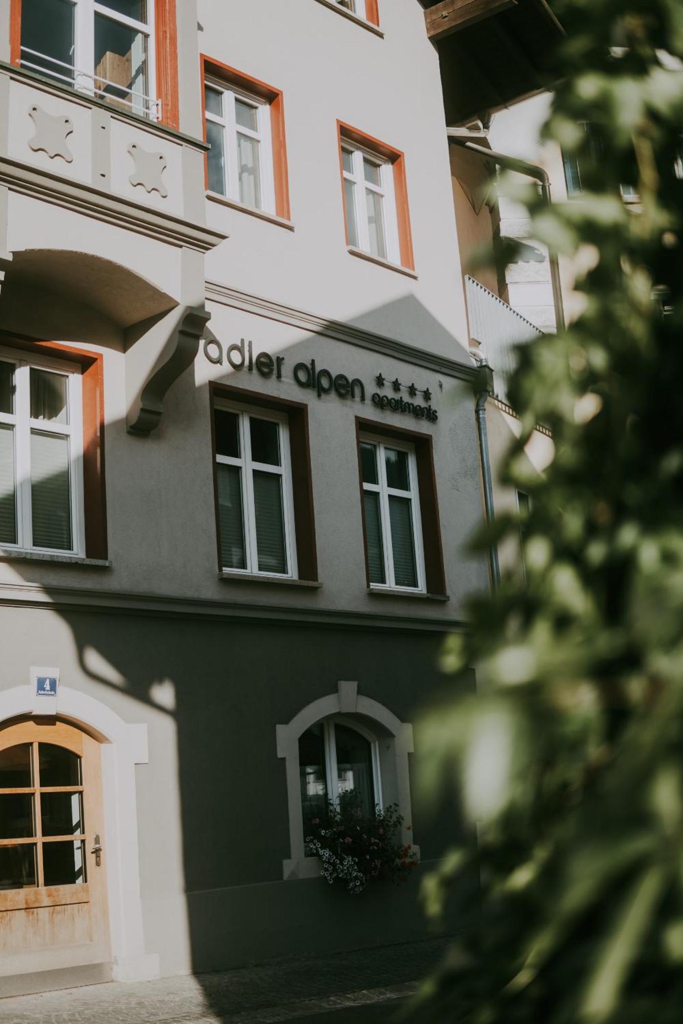 Adler Alpen Apartments Шрунс Экстерьер фото